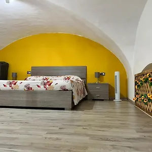 https://chimera-house.catania-hotels.net