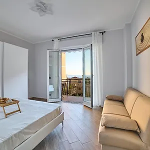 https://charm-of.hotelitalianriviera.com